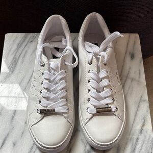 Tommy Hilfiger White Leather Low-Top Sneakers with Branded Lace Tags